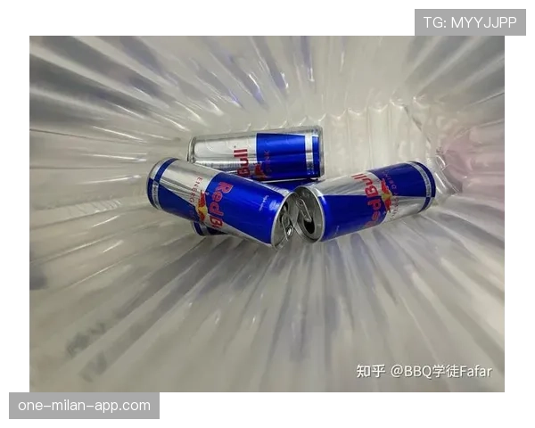 王昶家的冰箱里塞满了能量饮料，连瓶盖都没拧开过