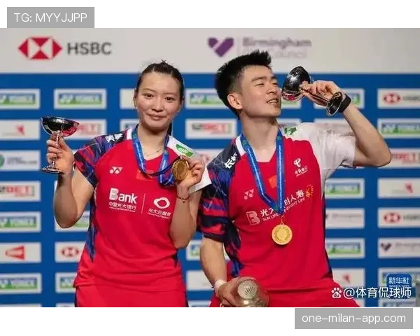 郑思维赛场像教科书,私下朋友圈那张豪车和早餐照把我这个穷学生看懵了 郑思维赛场像教科书,私下朋友圈那张豪车和早餐照把我这个穷学生看懵了
